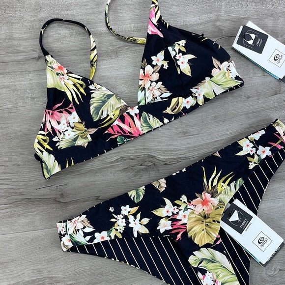 ☀️RIP CURL☀️ ON THE COAST TRI ON THE COAST REVERSIBLE CHEEKY BIKINI SET - Picture 5 of 16